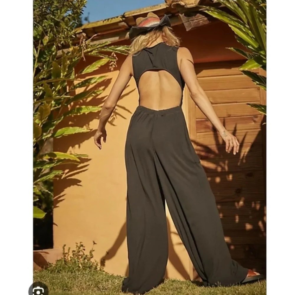 Free People Beach Dream Jumpsuit Black Open Back Wide Leg Size Large NWT - Picture 3 of 7